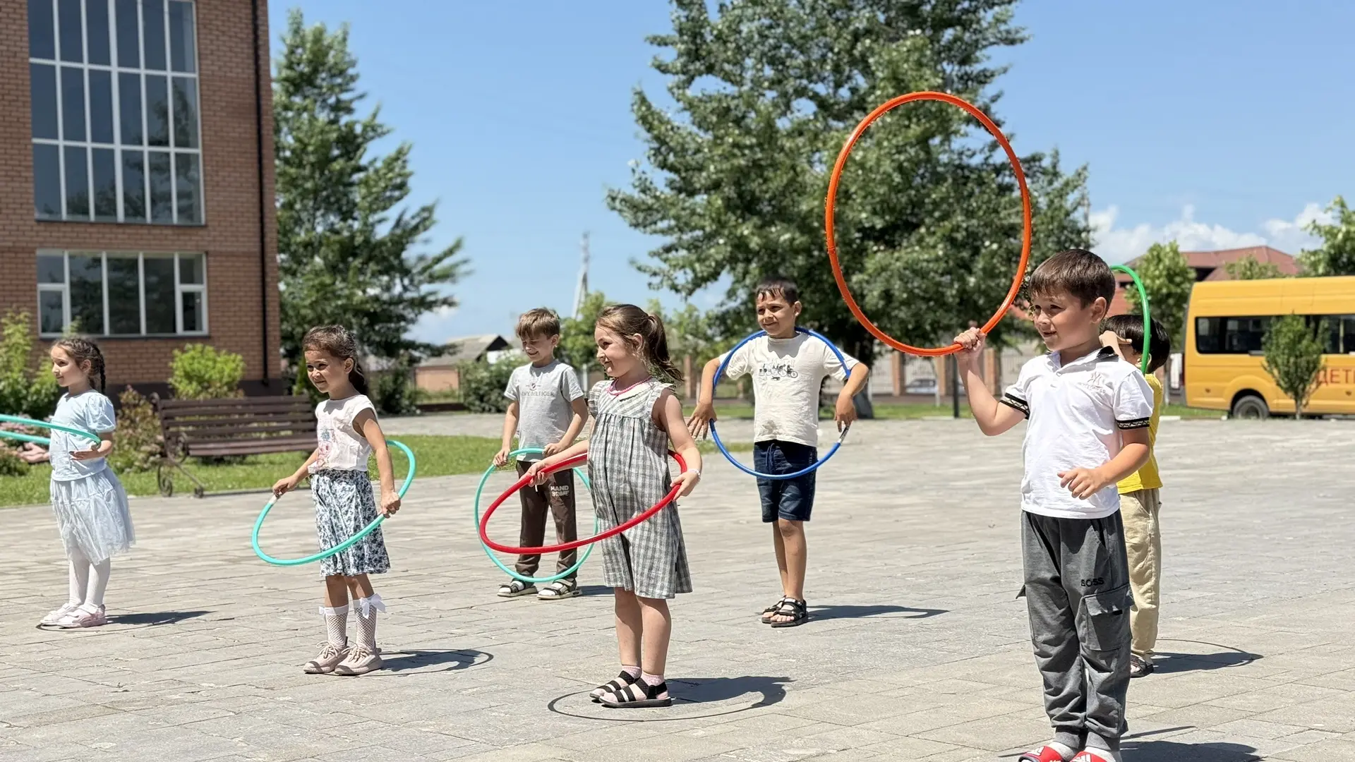 🌞 Реализация летних площадок в МБОУ «СОШ №11 г. Шали»

В период летних каникул в школе организована