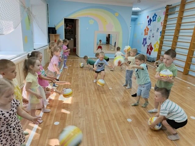 🏃‍♂️Футбольный бум в детском саду! Спорт, дружба и море эмоций!
Сегодня, 19 июня, во Всемирный день