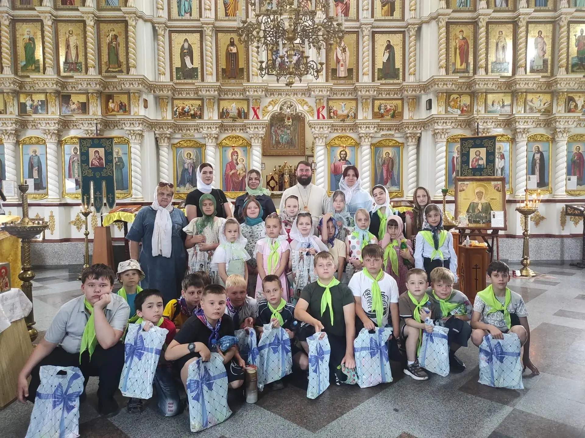 13-й день пришкольной летней площадки "Радуга - волшебная страна".
Дети посетили Александро- Невский