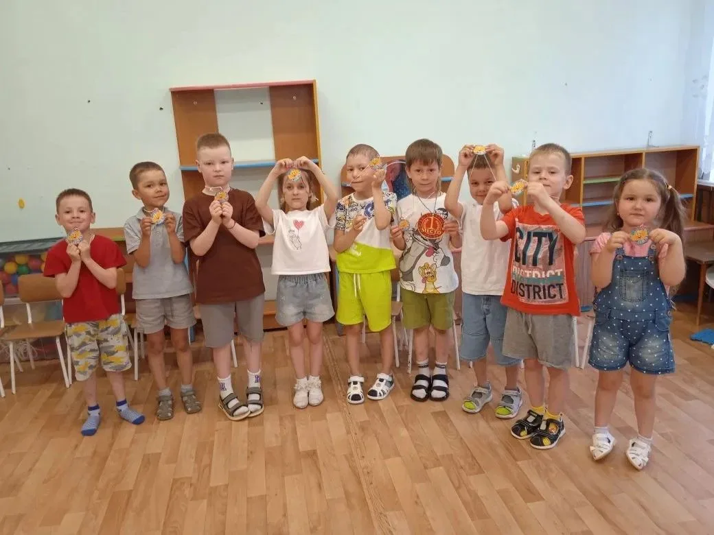 Итоговое занятие студии "Умники и умницы" старшие группы.