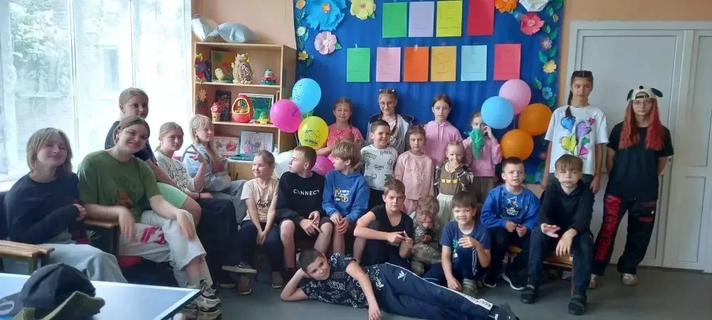 День друзей в нашем пришкольном лагере! 🌟

Сегодня у нас был особенный день. Мы решили, что дружба 