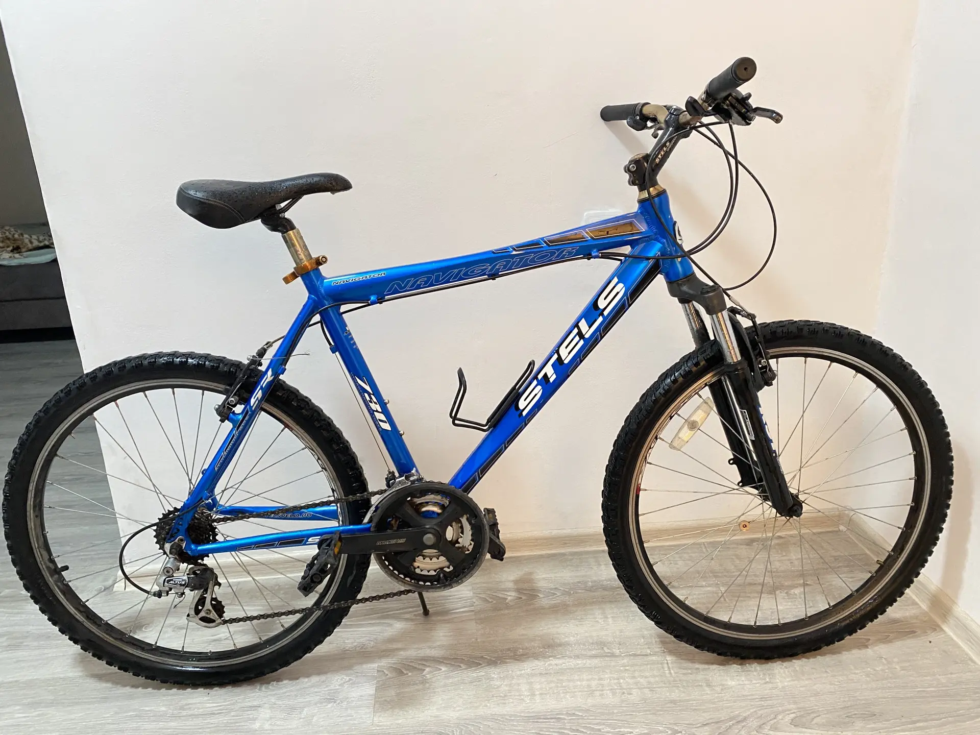 Продам велосипед

Колеса 26, 21 скорость shimano, рама 19

10 000₽