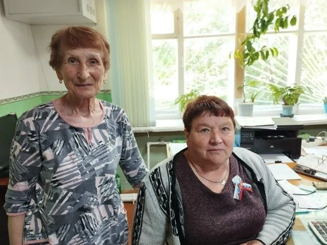 11 июня Бурашевская сельская библиотека совместно с клубом провели акцию "Лента Триколор", посвященн
