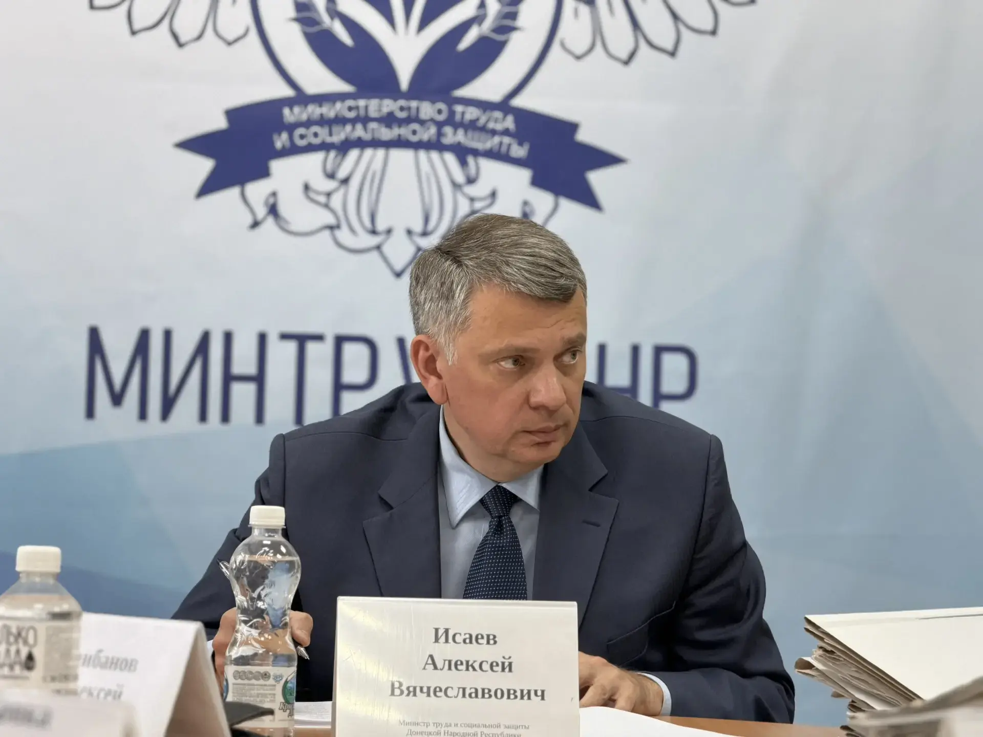 Продолжаем работу по рассмотрению заявлений граждан, чьи жилые помещения пострадали в результате бое