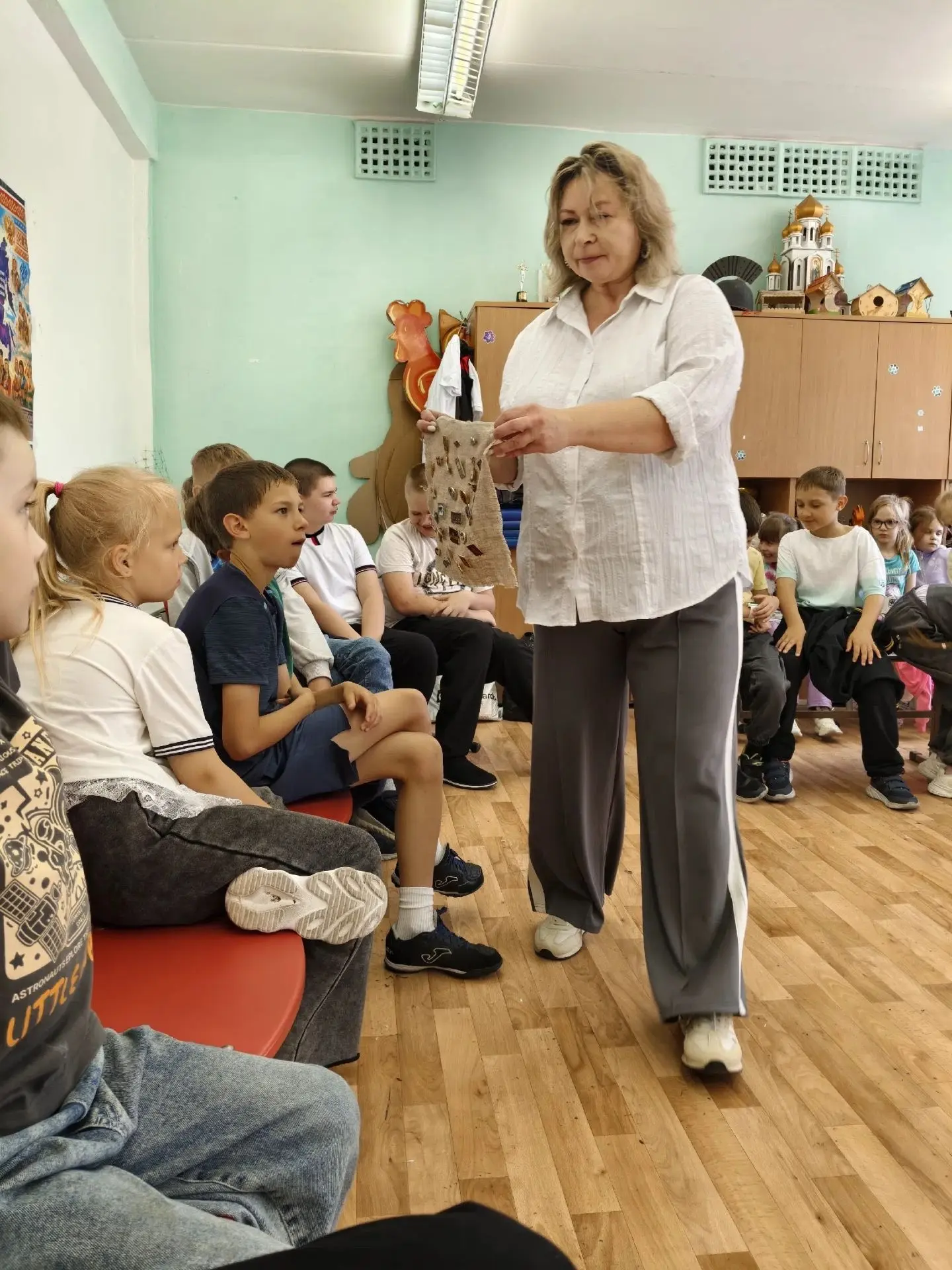 ✔️А что, если собрать в одном месте сто разных миров? А точнее — предметы разных поколений?

📣Именн