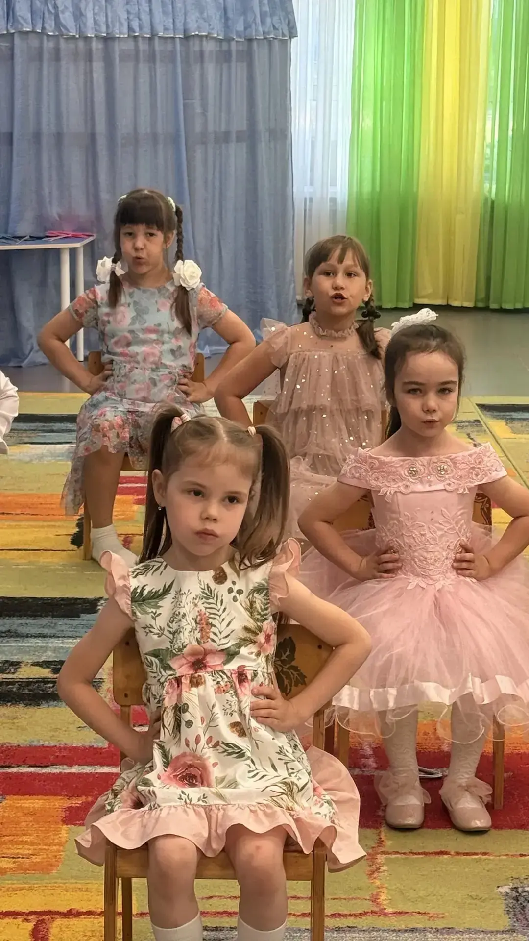 🎉 Прошло итоговое мероприятие вокального кружка «Весёлые нотки»!

Под руководством педагога Гузалии
