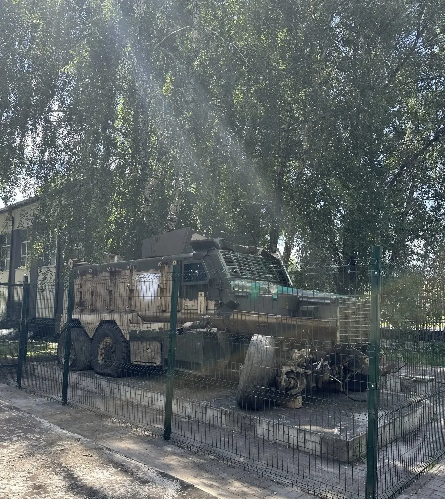 В Чистополе представили трофейный бронеавтомобиль Mastiff

В центре «Ватан» на Мельничной площади вы