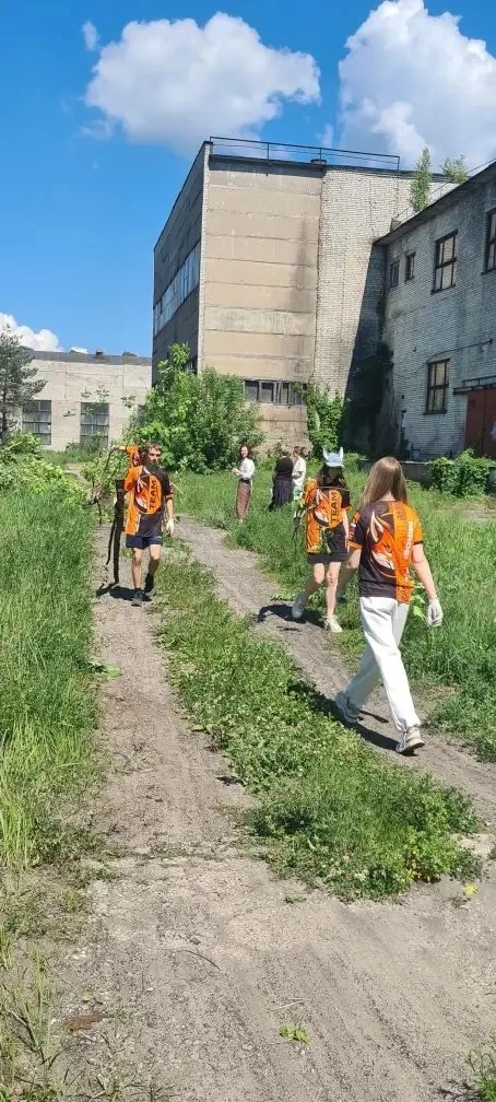 🌟 Благотворительный фонд «МИРОСЛАВА БРЯНСК» принял участие в уборке территории будущего Мемориально