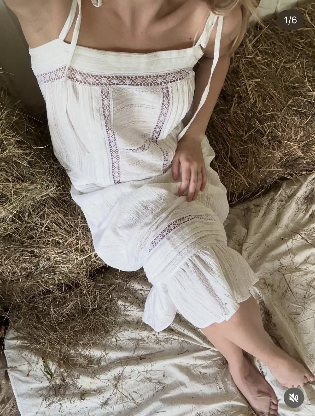 А ещё на жаркое лето очень нравятся такие легкие и нежные наряды 🌾

Бренд Natural Textile