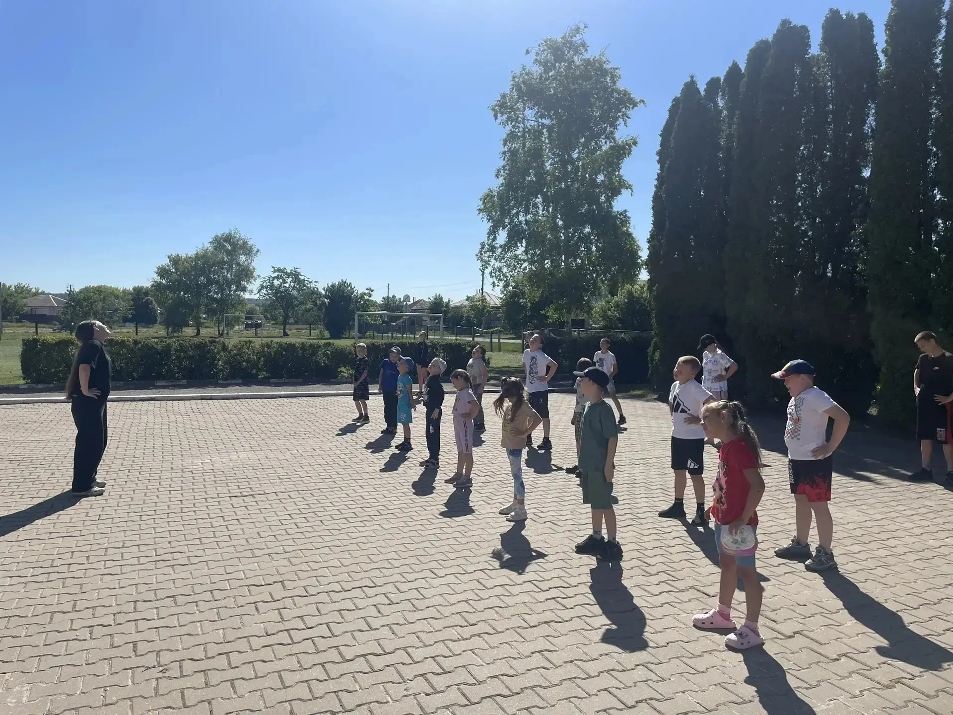 #ПришкольныйЛагерь #ДетскийОтдых

   Новый день в пришкольном лагере был очень насыщенный. Началось 
