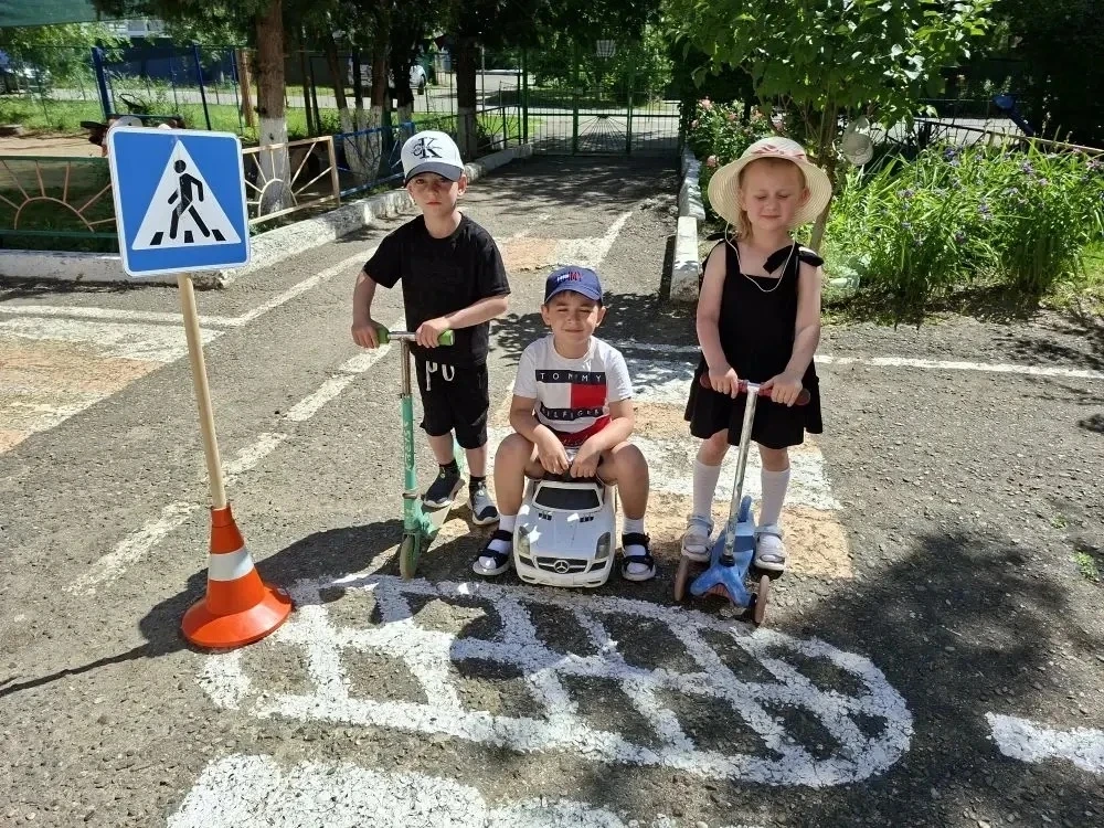 Сегодня 8 июня день ПДД 🚗🚦🚶

🚦С целью расширения представлений дошкольников о правилах  безопасн