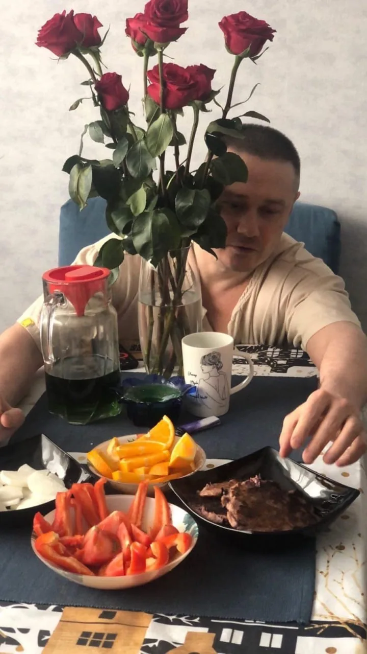 Не существует вредных продуктов
⠀
Вот сидите вы в уютном кафе, и тут вам приносят кофе и красивое пи
