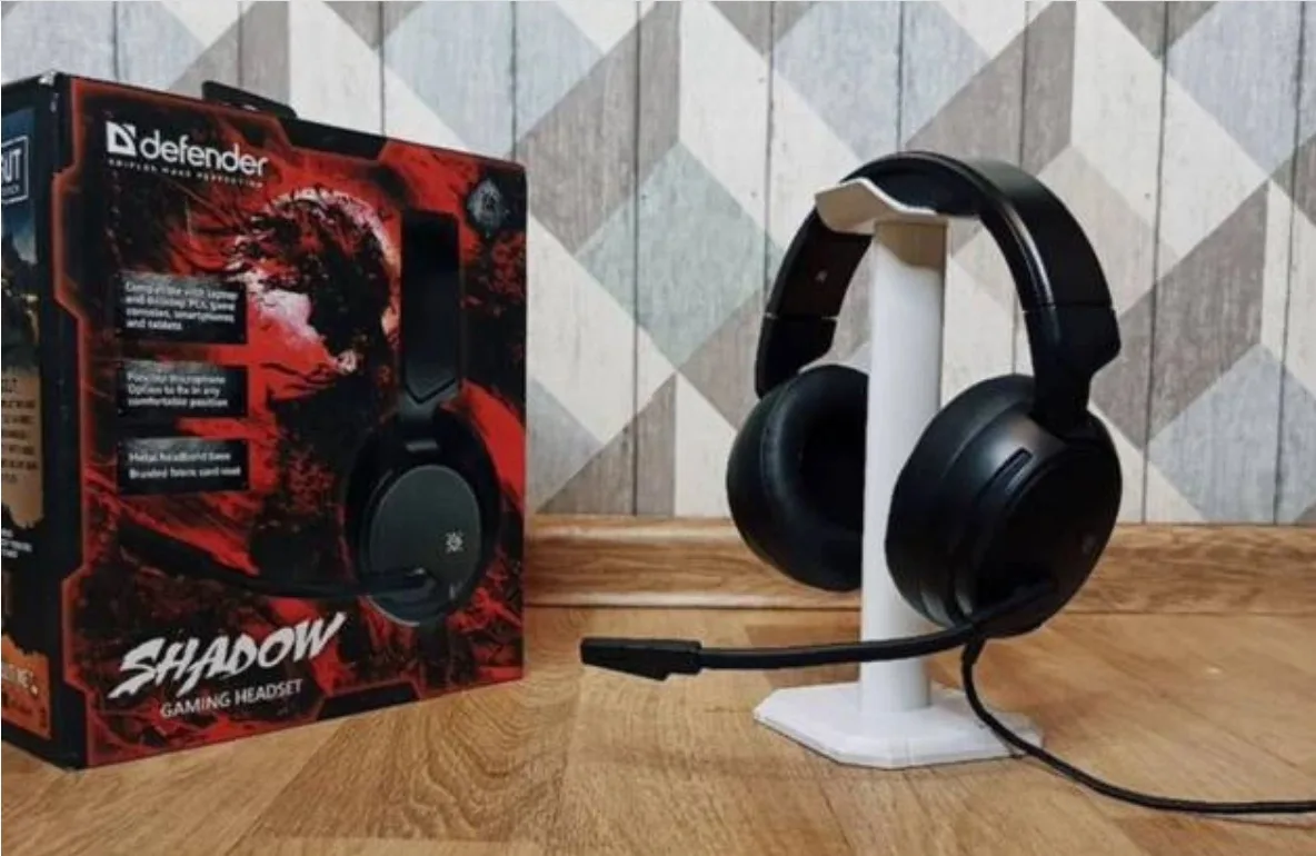 Продам игровые наушники проводные с микрофоном новые цена 1600 руб. игровую мышку A4Tech Bloody A60 