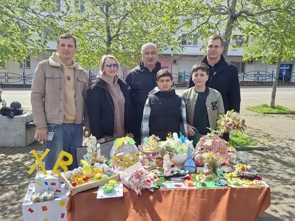 🌷 Благотворительная акция «Тюльпан надежды» на бульваре Черняховского

Мероприятие направленно на с