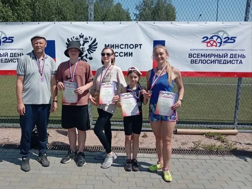 👏Ура! Наши педагоги – серебряные призеры велокросса!

🚴‍♀️6 июня в парке имени С.А. Кима в Линево 