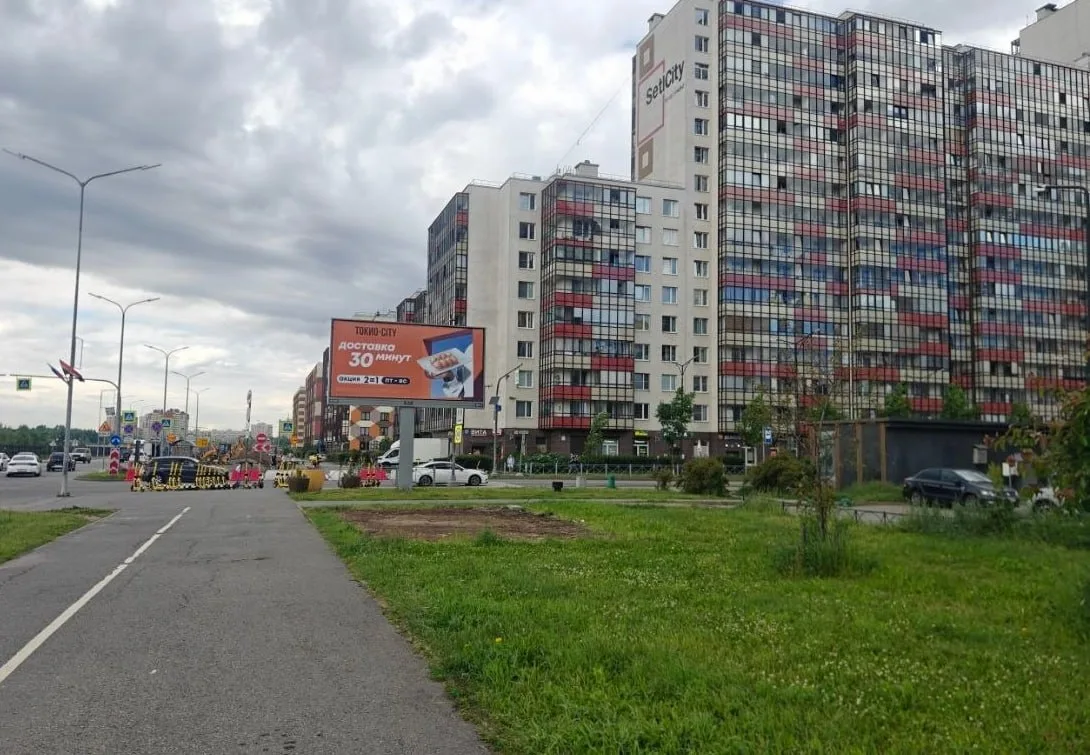 На углу Строителей/Европейского исчез ларёк. ✨
Интересно, это не тот, что на Ленинградскую установил