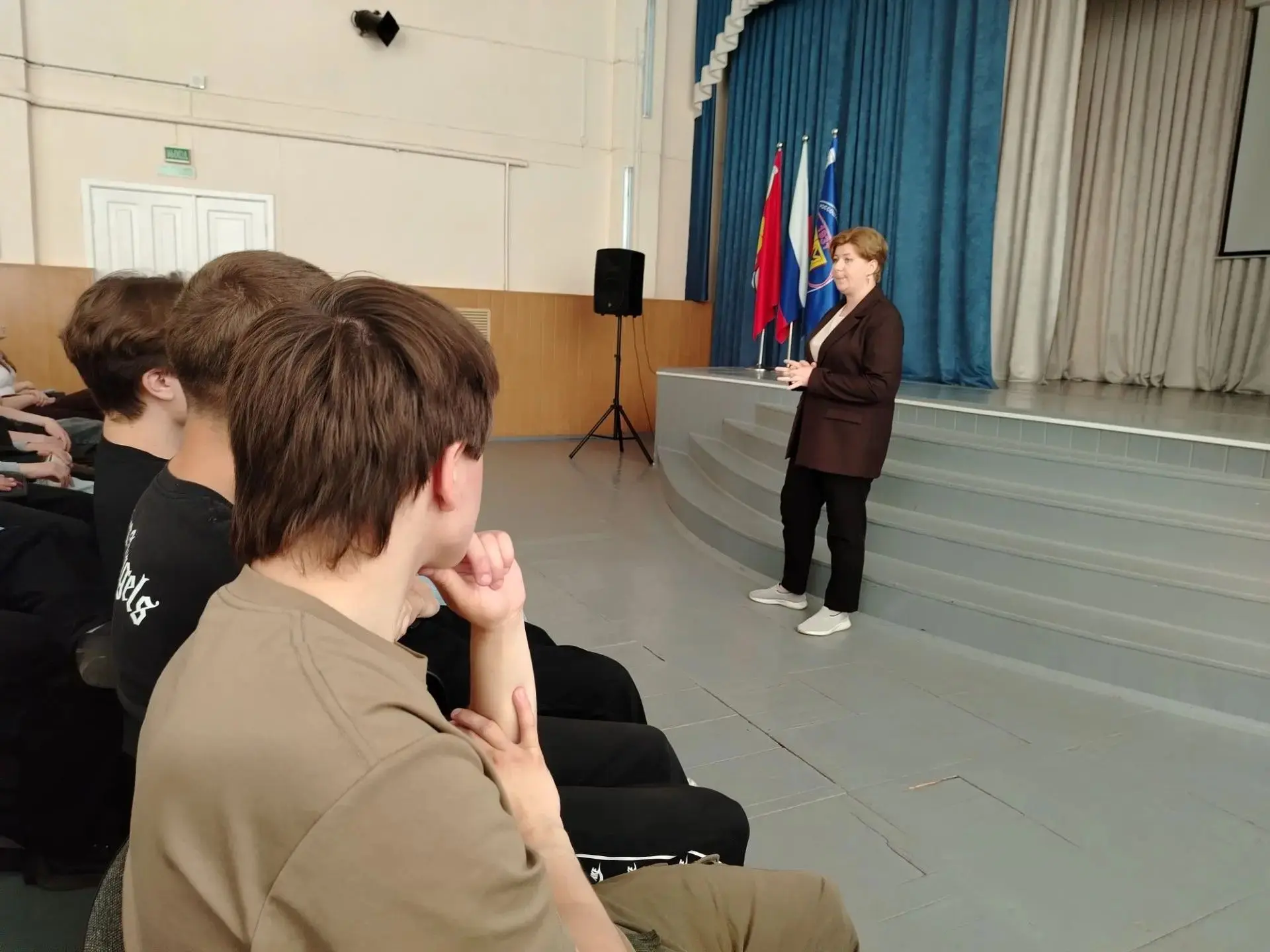 Социальным педагогом Глущенко Е. В. была проведена профилактическая беседа среди несовершеннолетних 