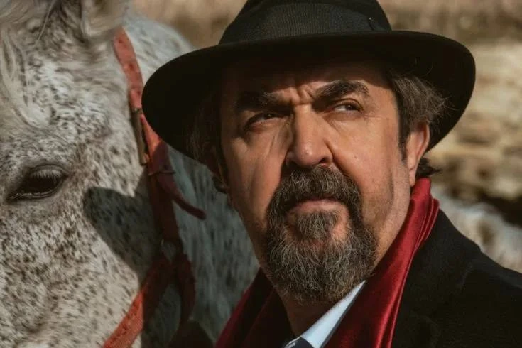 🕊️лучшим актёром сериала на премии ТЭФИ стал Игорь Золотовицкий за роль в «УЛИЦАХ ШЕКСПИРА». Светла