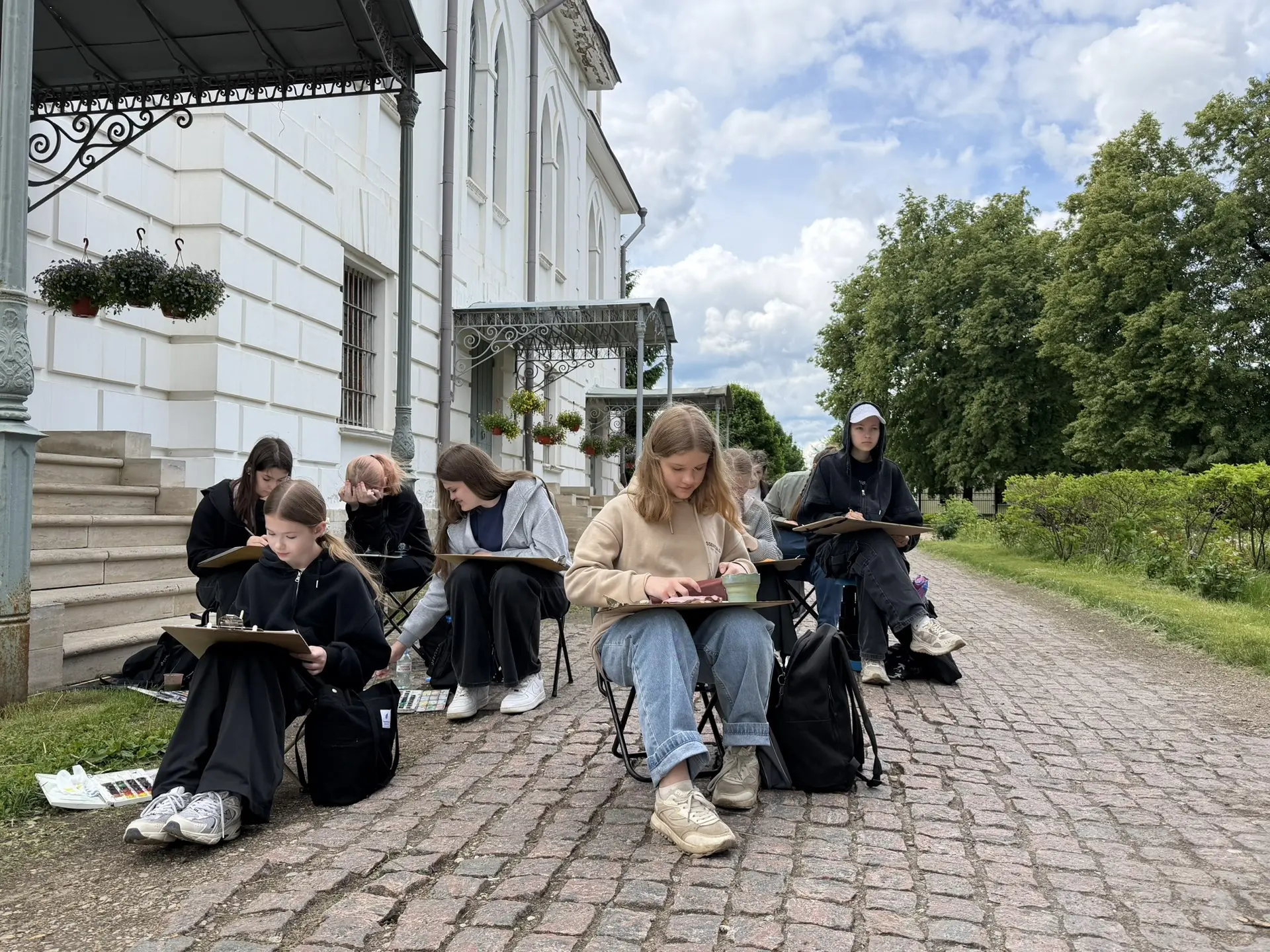 🎨Сегодня начинается пленэр в Детской художественной школе города Дмитрова! Ребята с нетерпением жду