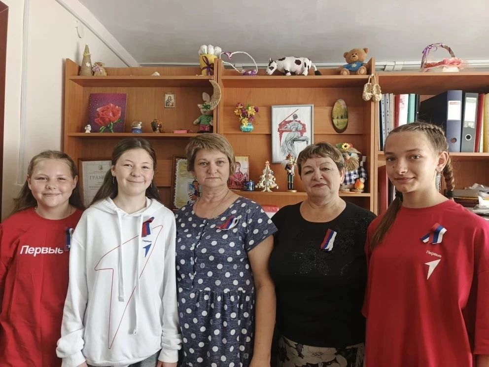 Дорогие друзья!
⁣
Коллектив и воспитанники Налобихинской детской школы искусств от всей души поздрав