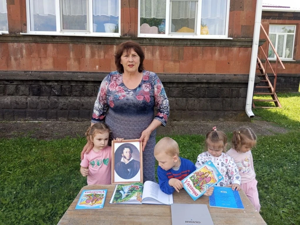 ✨ Пушкинский день в  группе раннего возраста " Неваляшки ": волшебство сказок с самого  детства! ✨
С