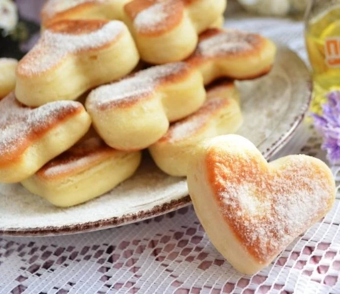 ПЫШКИ НА ВОДЕ ☕😋

Эти пышки можно сделать и сладкими, и солеными. Можно подать к первым блюдам, к ч