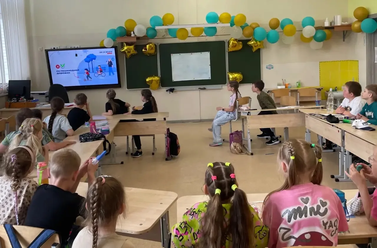 Первая неделя лагеря: знакомства, открытия и единство народов ☀🎒 
 
Позади первая неделя летнего ла