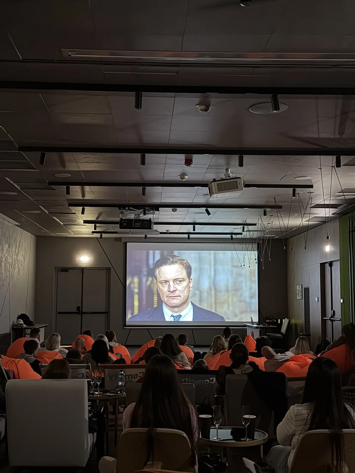 Кино в Comcity случилось! 🎬

Вчера состоялся первый кинопоказ в уютном зале прямо на территории офи