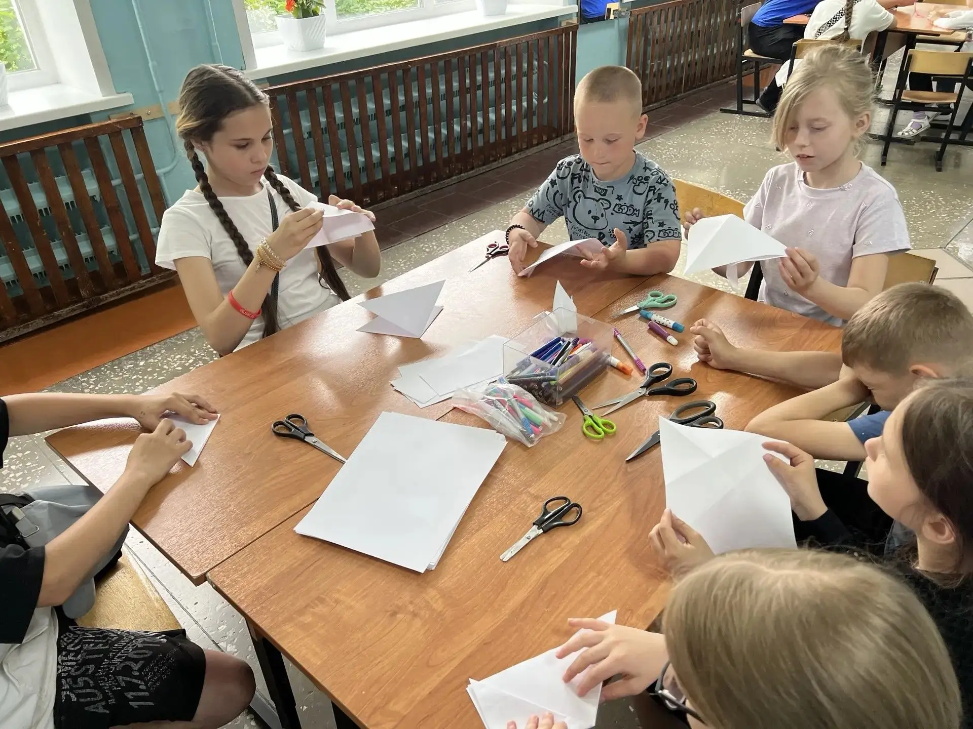 🎨В рамках всероссийской акции "Краски детства" активисты  Движения Первых организовали и провели ма