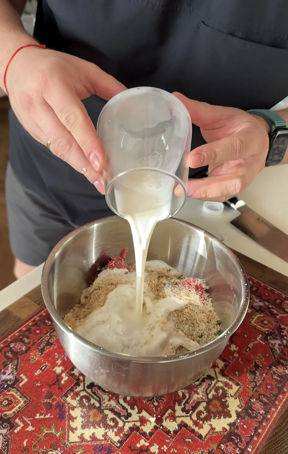 1. Делаем фарш. Секрет нежного сливочного вкуса - сливки и сыр пармезан. Не сомневайтесь! Просто поп