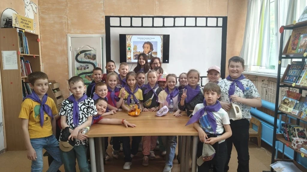 ☀️ Четвёртый день июня в нашем школьном лагере был богат на пешие прогулки. 
Каждый отряд прожил это