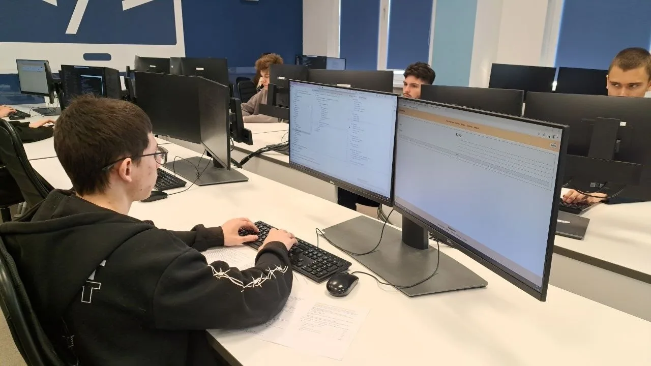 💻ПРОФЕССИОНАЛЫ💻

🧑🏼‍💻Площадкой для отборочного этапа чемпионата по профессиональному мастерству