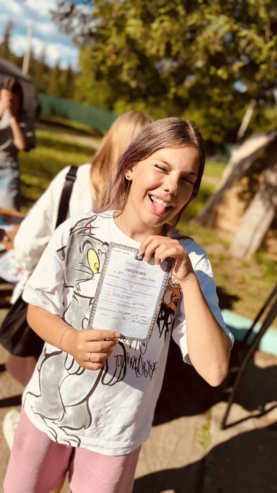 Бизнес по-лагерному: идея, лицензия, продукт, продажа. И всё это - за один день. Ребята прошли путь 