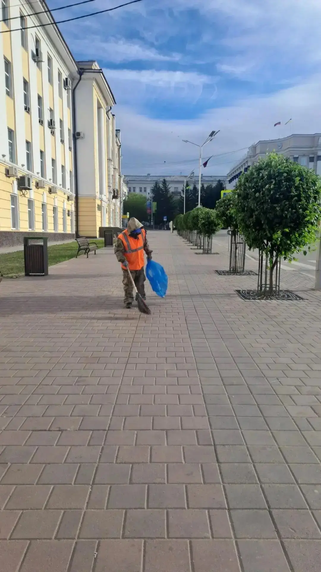 Привели в порядок площадь Советов после Дня города