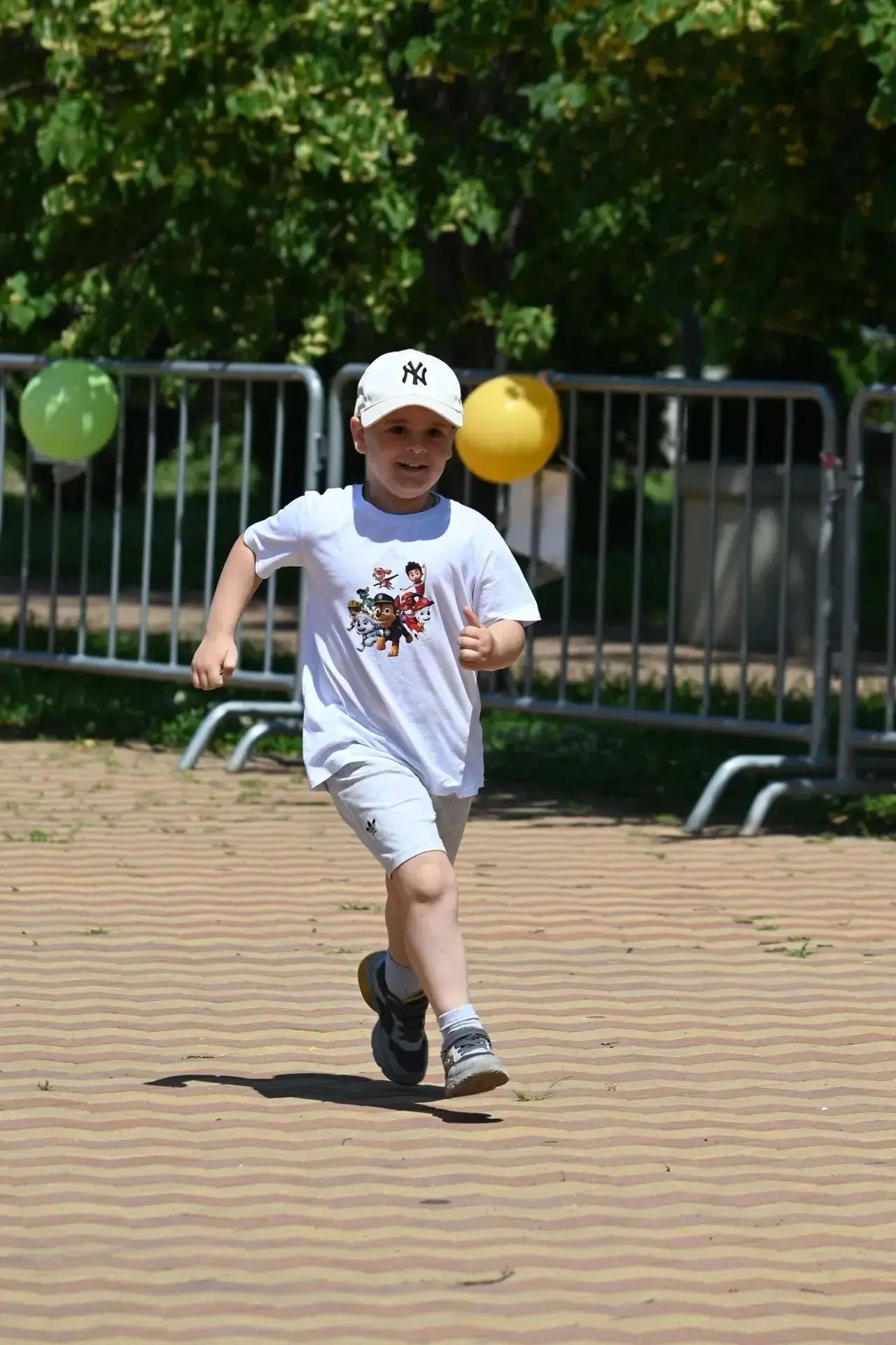 🏃Хватит сидеть дома — погода зовёт на прогулку!

 🌿Кореновский городской парк сегодня особенно пре