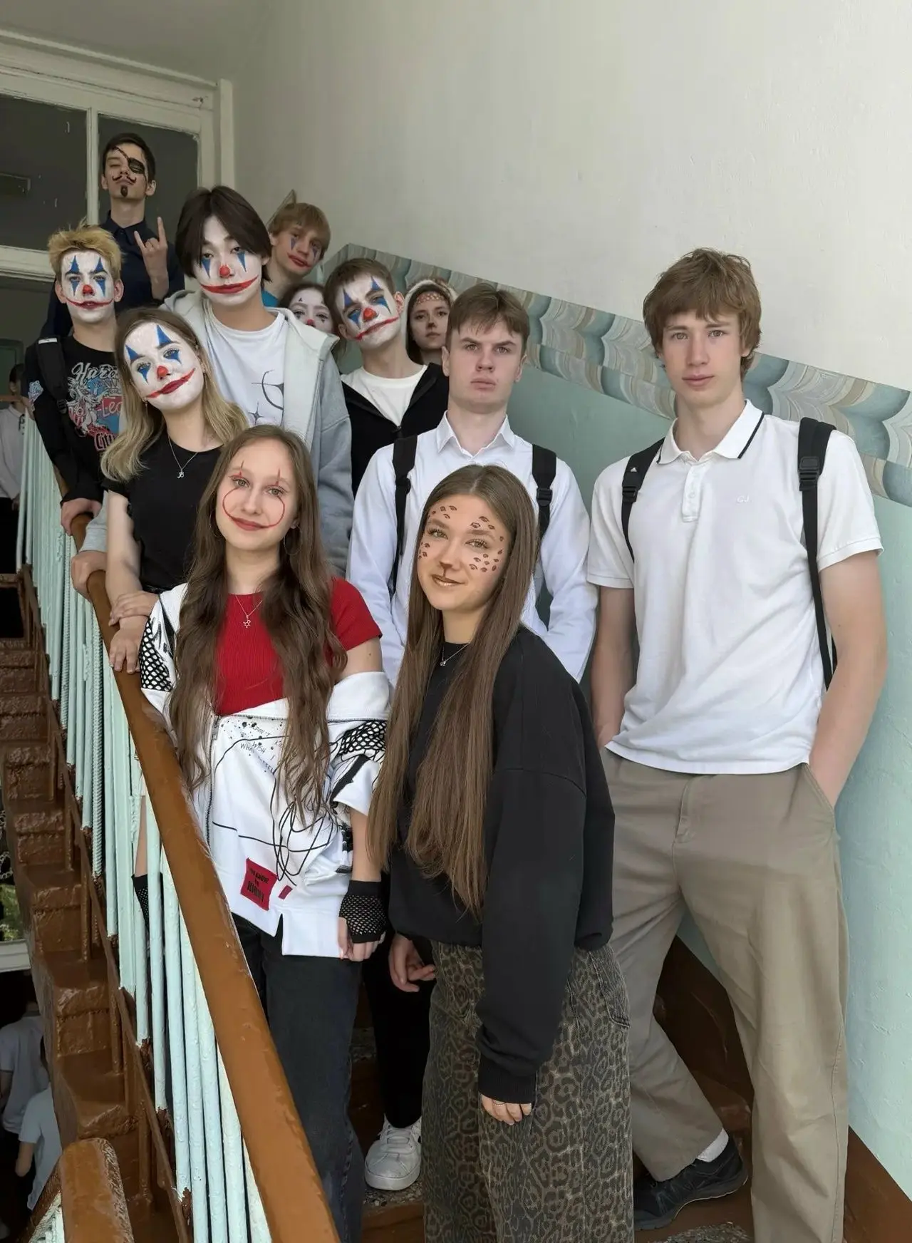 💥В стенах родной школы царит особая атмосфера – смесь грусти расставания и предвкушения нового этап