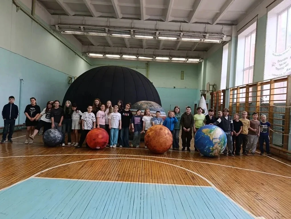 🌟 7 день в школьном лагере. 

Ребята в пятницу побывали в планетарии — глаза горели от восторга, а 
