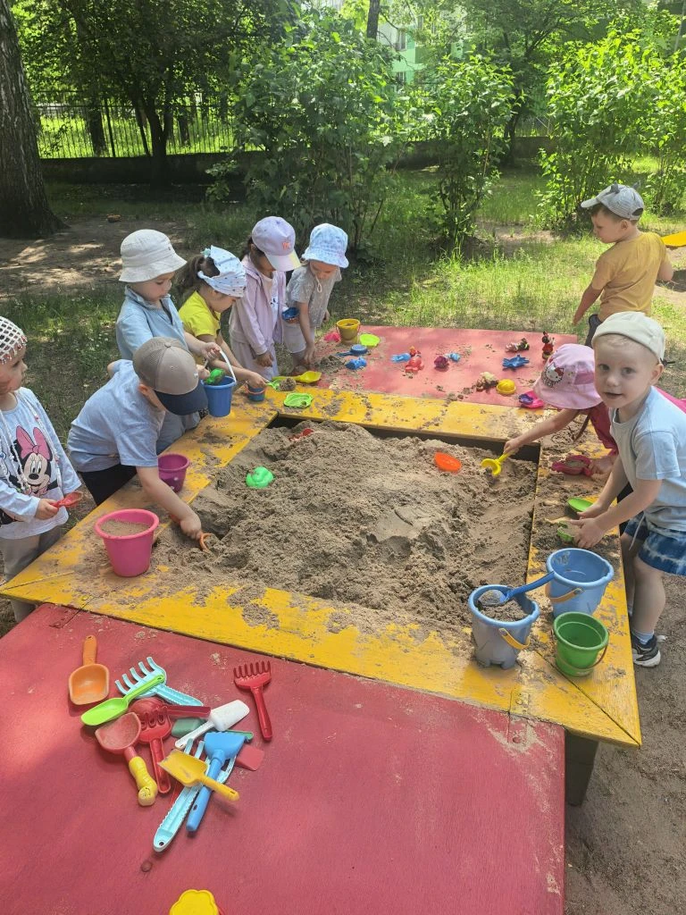 Лето в детском саду — это особый период, наполненный солнцем 🌞, радостью 🎉, новыми открытиями и яр