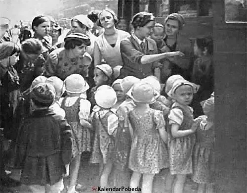 "Первыми эвакуировались дети". Ленинград, 1941 года

В июне 1941 года Ленгорисполком принял решение 