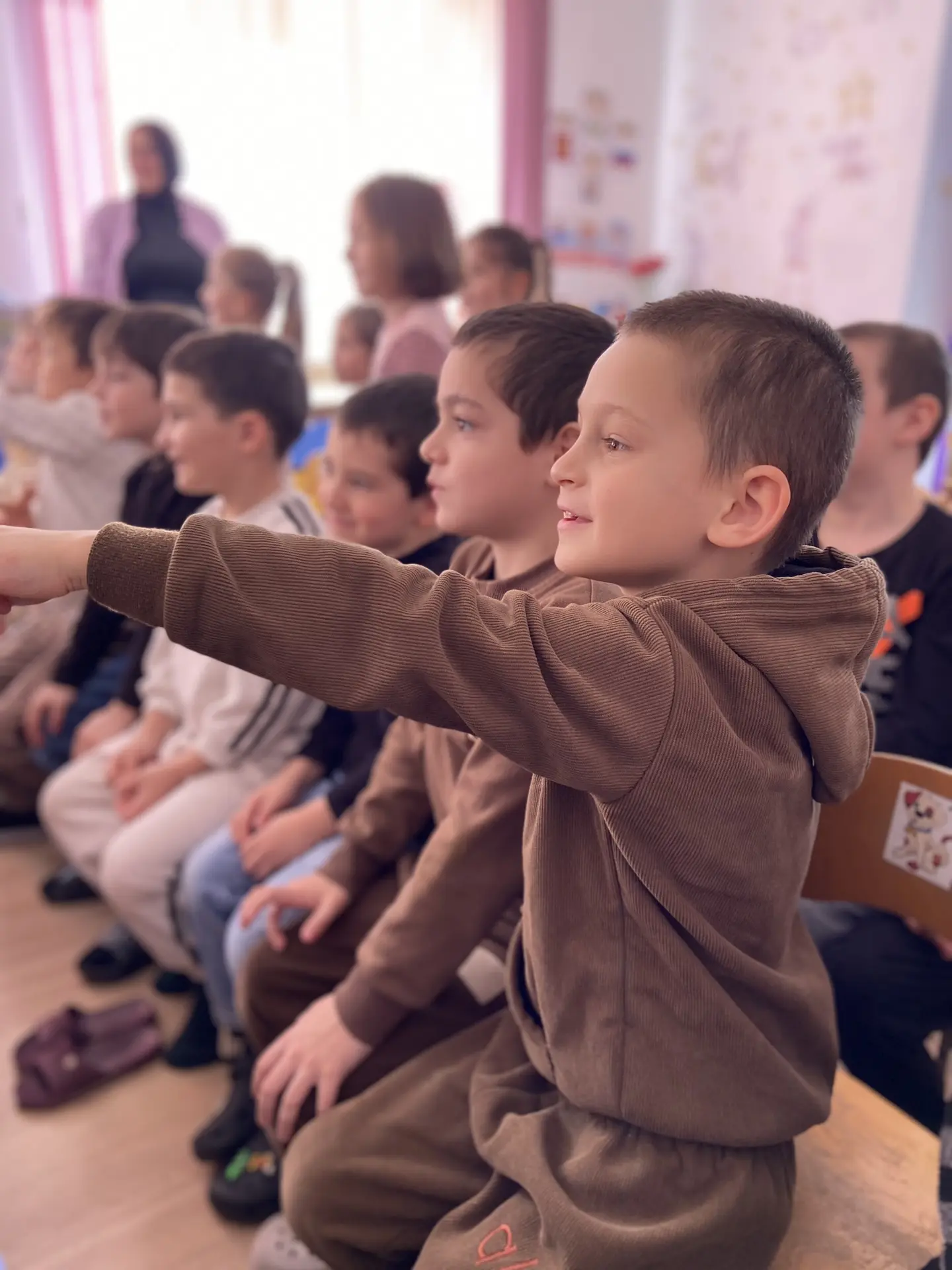 🌿🎭 В гости к нашим ребятишкам приехал замечательный интерактивный экологический спектакль «Коржик 