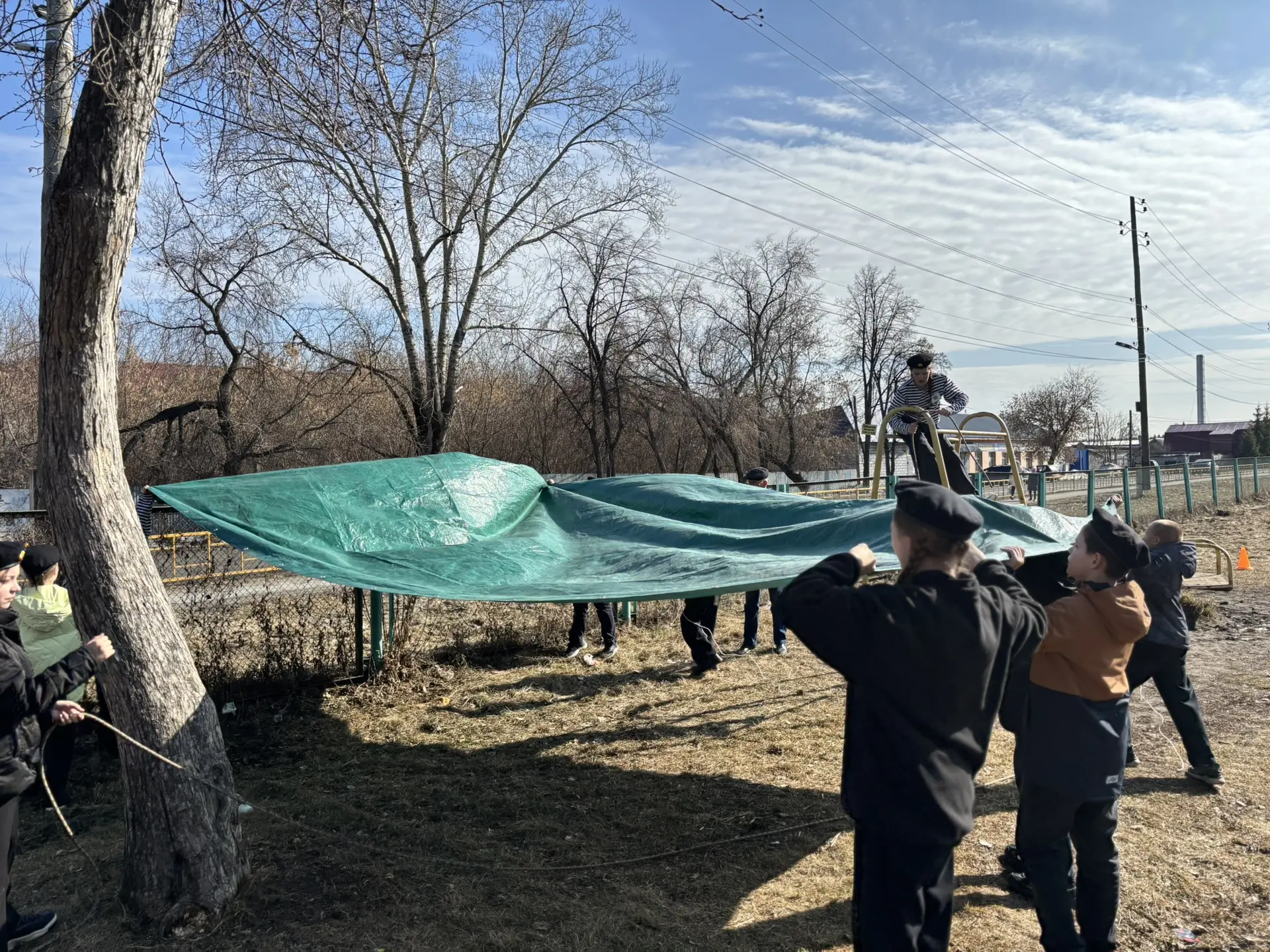 Только что наши бойцы успешно завершили этап «Выживание в экстремальных условиях» 🏕️