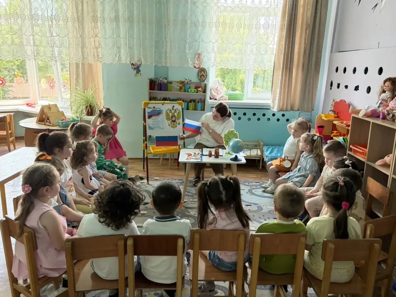 🇷🇺 День России в  группе "Ягодки" 🇷🇺
На этой неделе мы  ребята погрузились в атмосферу главного 
