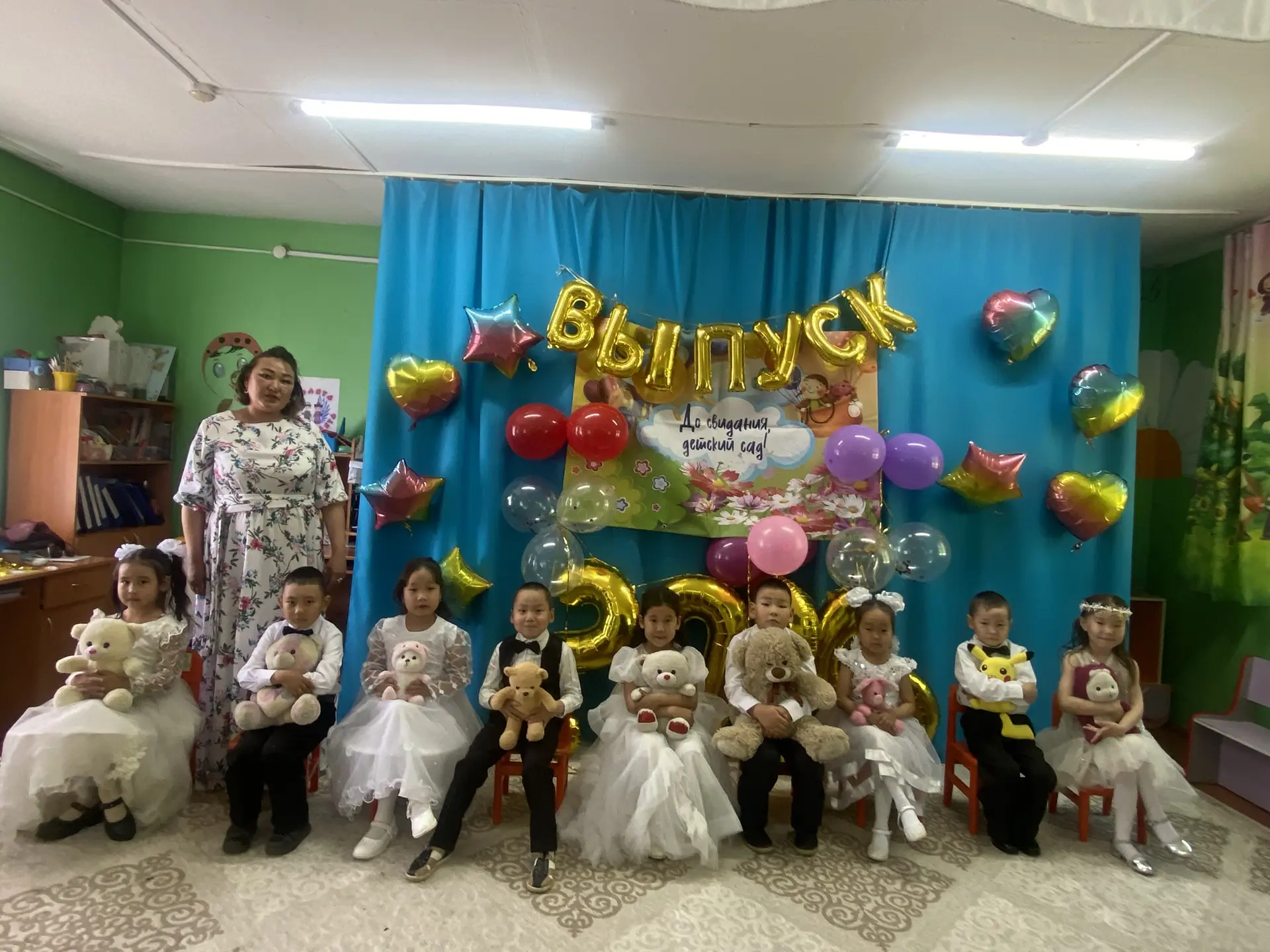 В подготовительной группе МБОУ СОШ имени А.А.Кунзук села Хемчик  прошел торжественный утренник «До с