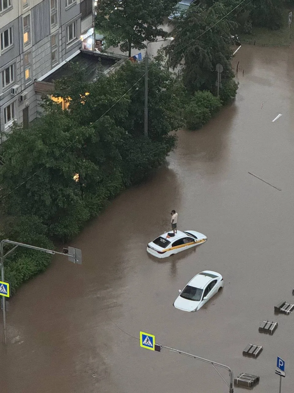 😳 Москву конкретно затопило

Да у нас есть море дома…