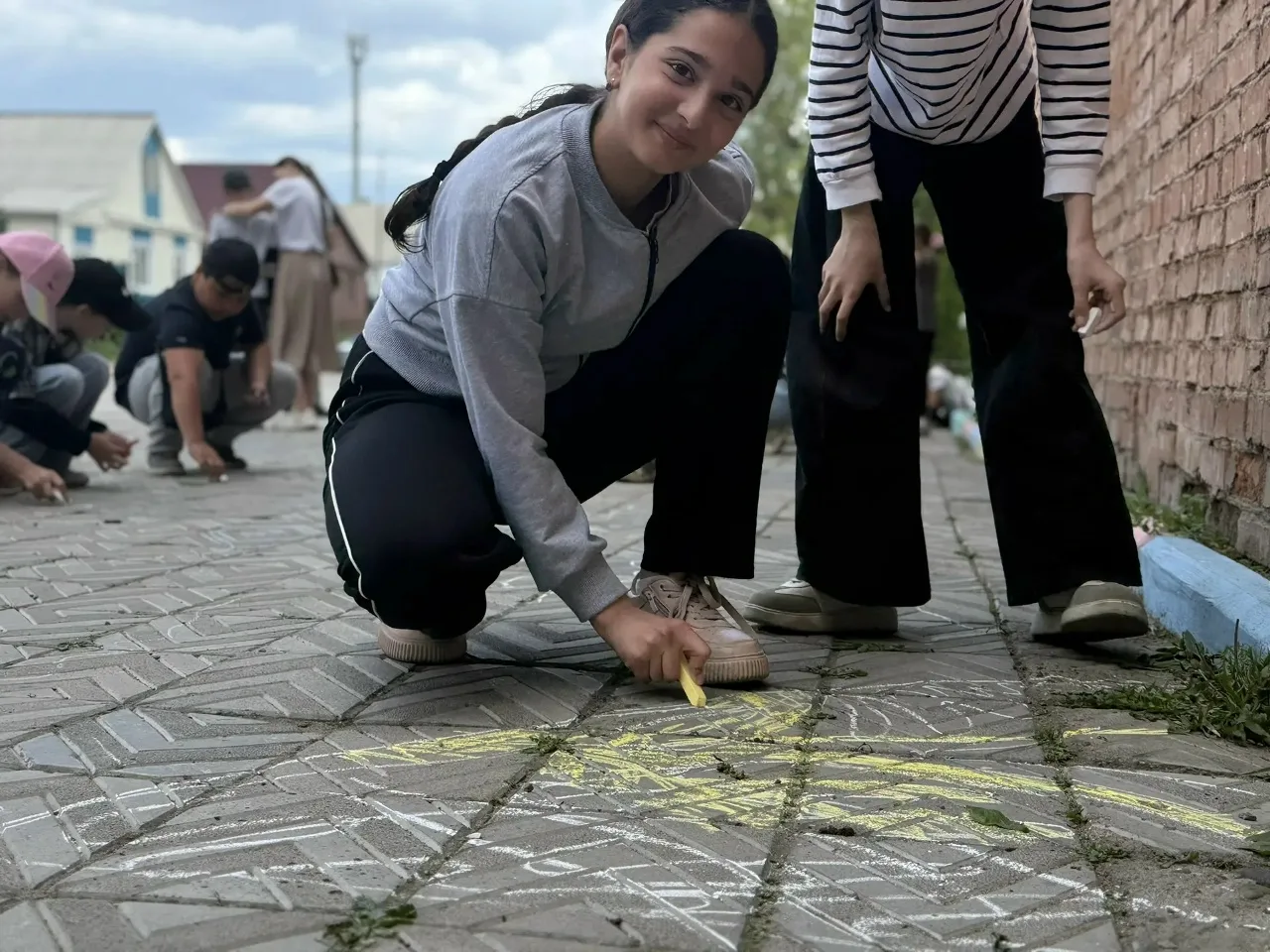 ☀ Яркое начало смены «Дружба народов России» в пришкольном лагере дневного пребывания! ☀

Лето — это