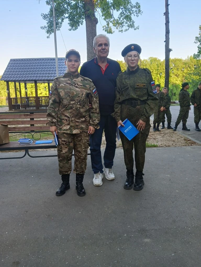 Ура! 🎉 

Ольга большая молодец! Получила заслуженную награду за отжимания! 
🤯🏆

Достойный результ