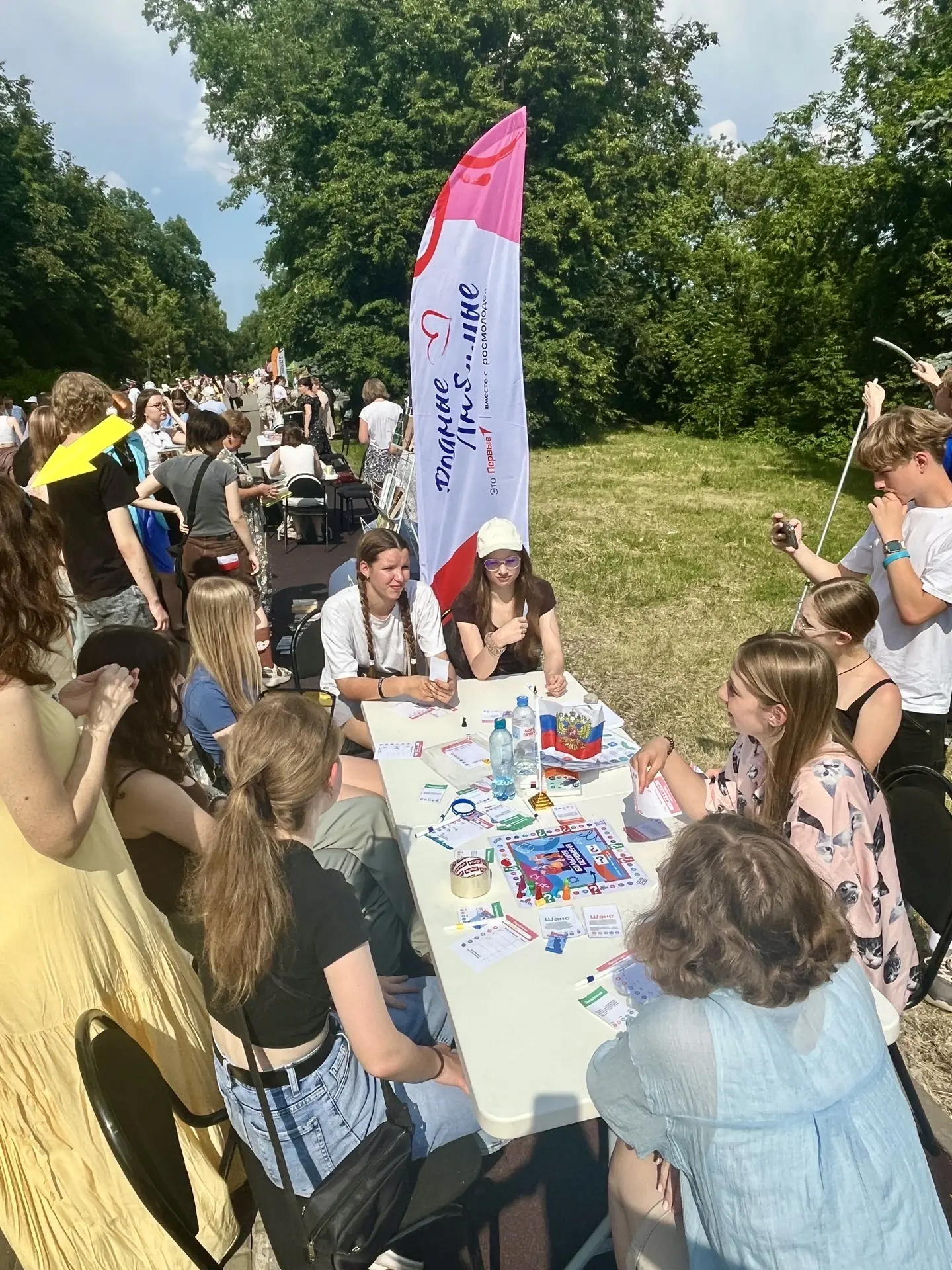 День России в Верхнем парке: праздник, объединивший всех 🎉 

✨ Сегодня на бульваре Соркина прошла п