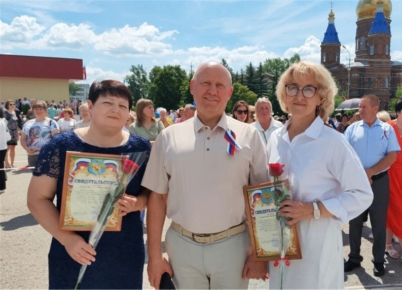 Отмечаем День России!В пятницу, 12 июня, на центральной площади Сердобска прошли торжества по случаю