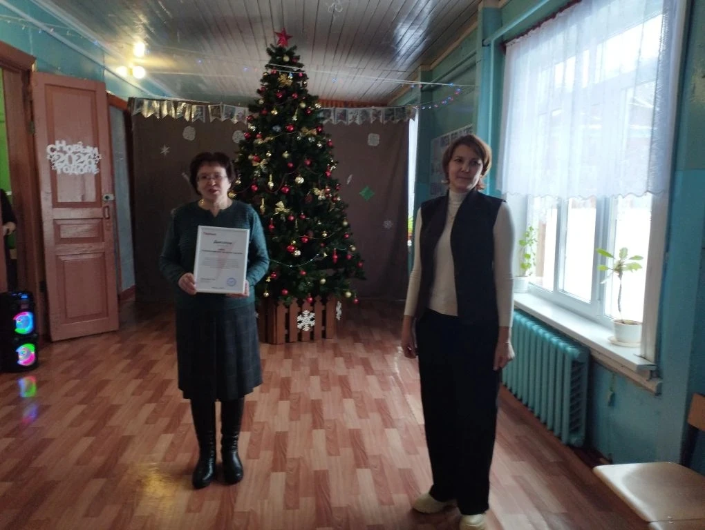 ️️29 декабря в нашей школе прошёл долгожданный Новогодний утренник «В Новый год с улыбкой» для всех 
