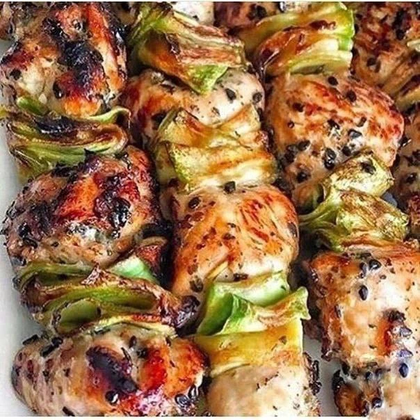 Шашлычки из куриной грудки с кабачком

🔸на 100грамм - 49.85 ккал🔸Б/Ж/У - 6.18/1/3.54🔸

Ингредиент